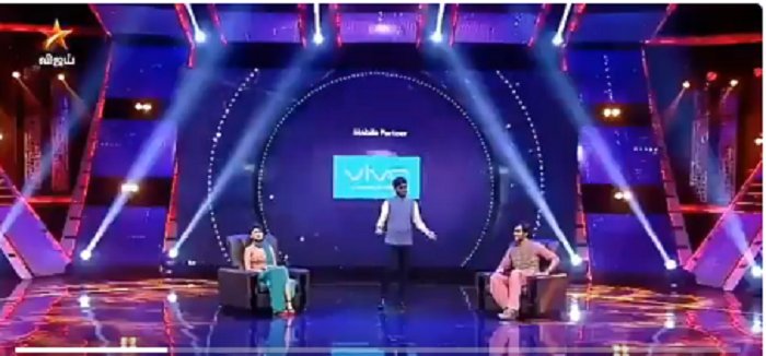 OVIYAarmy06's tweet photo. @Nafeez_Arav HOWMANY OF YOU AGREE..😡
innum konja naalula #aravfamily nu solluvan paarunga.. #oviyafamily paathutu
no own idea
arav army ya thu
#oviyaarmy https://t.co/DV3V9Rqwy0