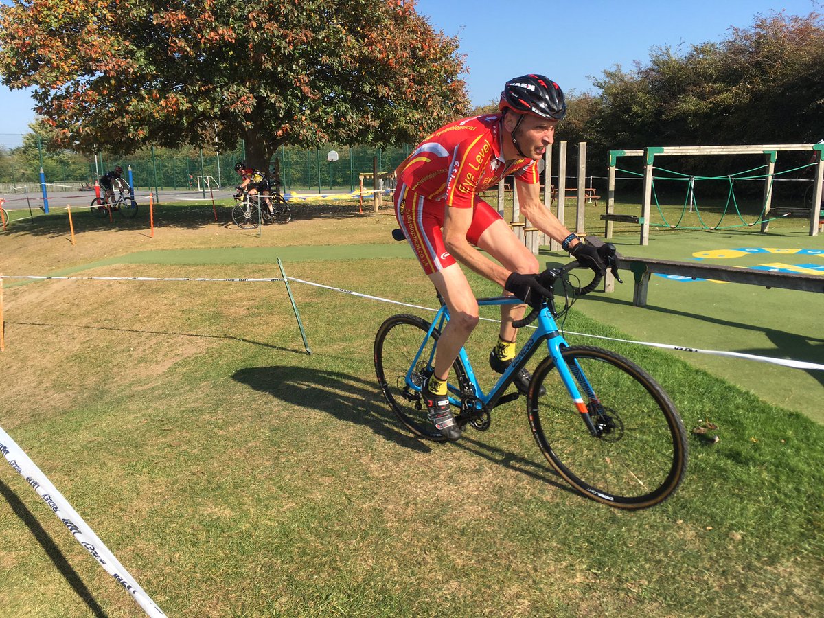 EastKentCX's tweet photo. #GSInvicta 👊🏻😎 #NewingtonCommunityCross https://t.co/QQqpOeSMQo
