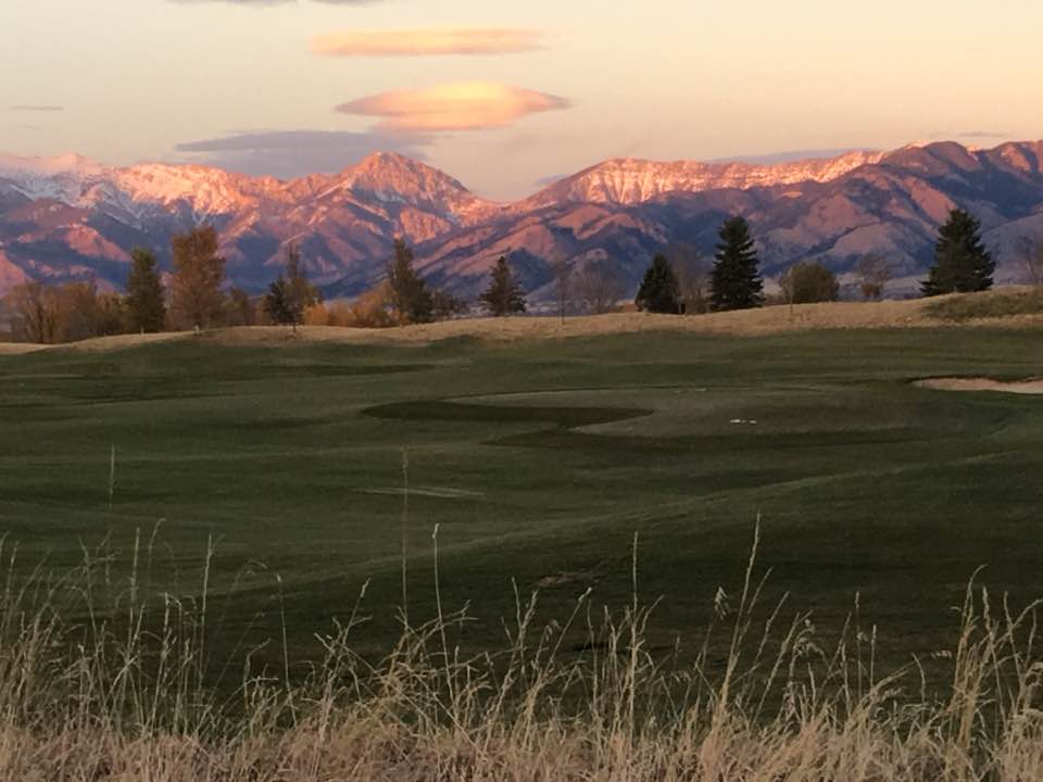 Here's another gorgeous photo of Fall at Black Bull #blackbull #golf #blackbullgolf #fall #mountains #Bozeman #Montana #MontanaMoment