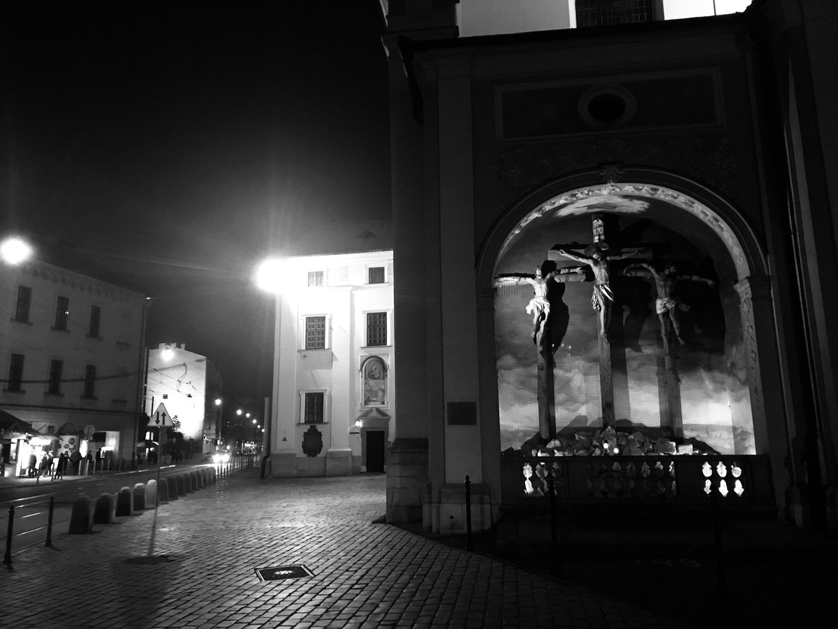 czaplinskiii's tweet photo. Kraków, noc #MojaDroga https://t.co/lh3OIZt1yH