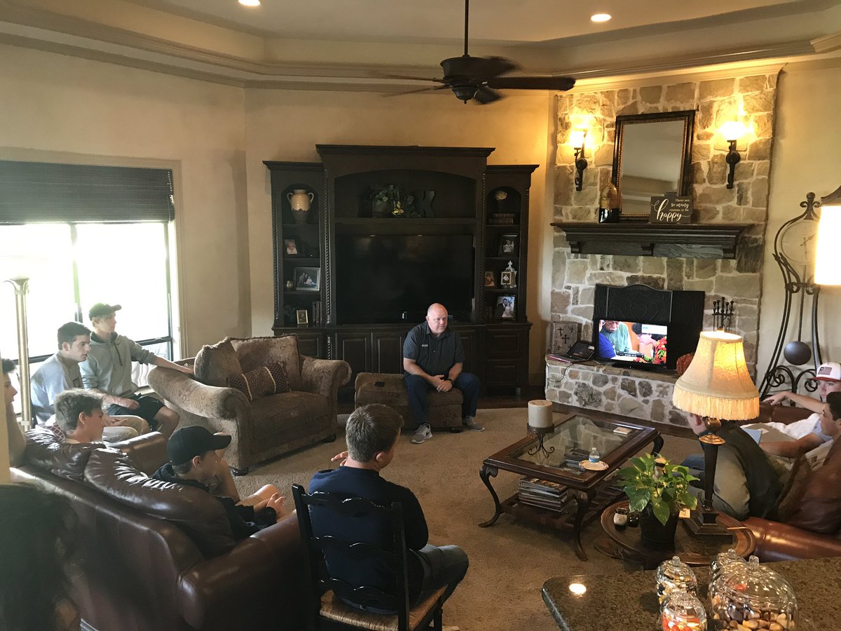 YMSLProsper's tweet photo. 2019 boys learning about the value in serving others. #gracebridge #communitymatters #youmgmensserviceleague https://t.co/lvKcZyqJq4