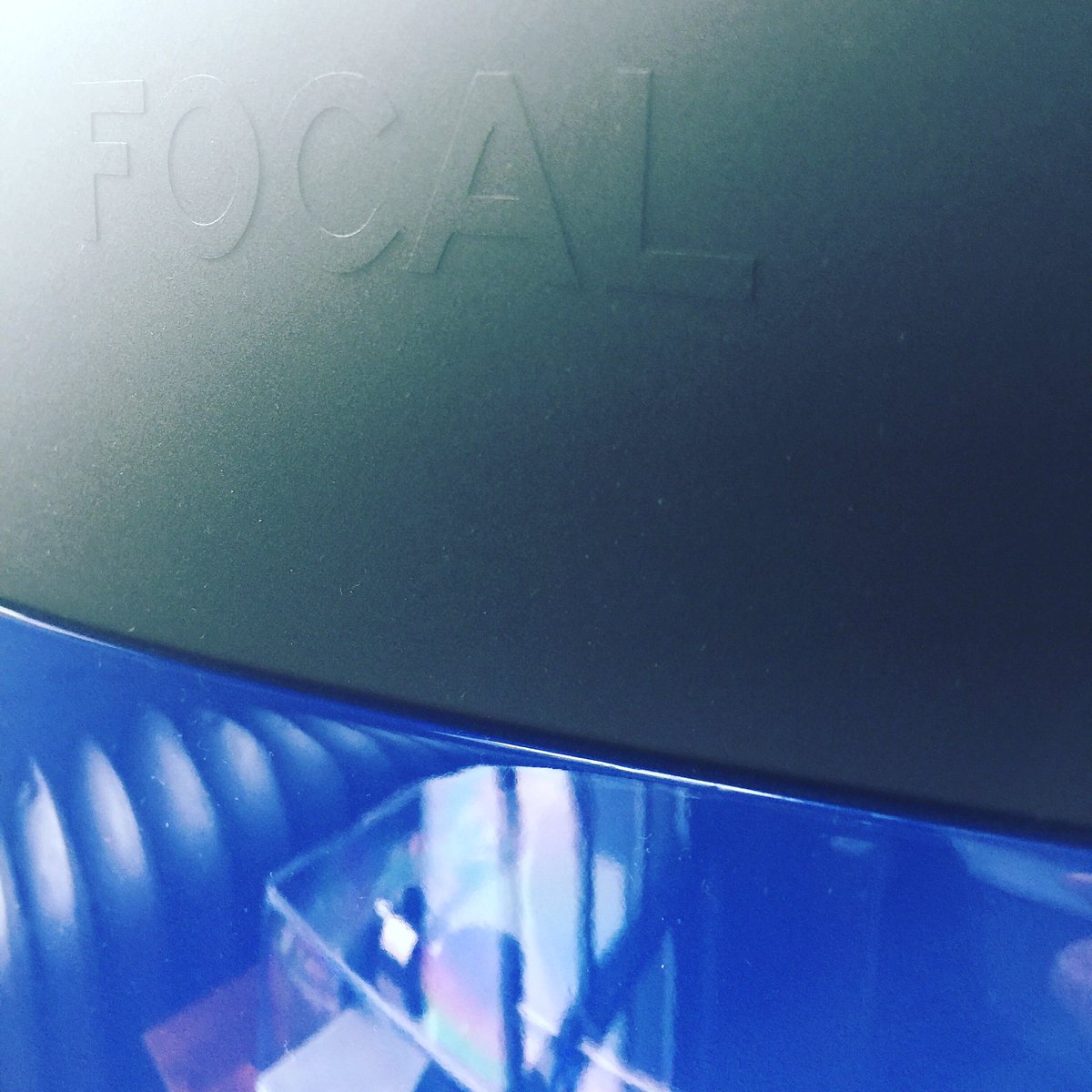 nohosoundny's tweet photo. Why don't more hi-end speakers ship in gorgeous colors?
#Focal
#NohoSound https://t.co/BuwabmlEem