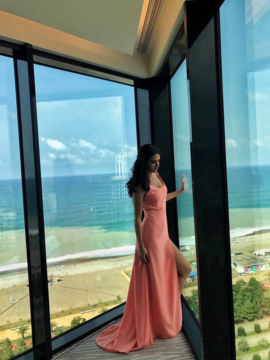 NutsaaK's tweet photo. #bestfriendwedding #batumi #thebestday https://t.co/BlpWJZkxKG
