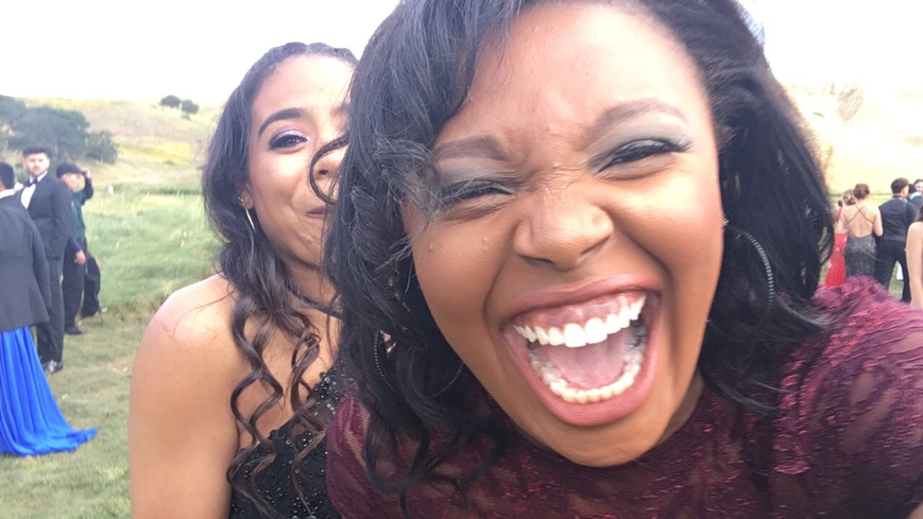 Happy birthday to my bff!!!!! I know I bully u but it\s all love enjoy ur day lil mama   