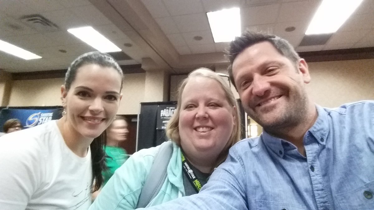 mySOURskittles's tweet photo. Thanks @Lindsay_Senter and @grantswilson for the #Paracon2017 selfie! Say hello to my new profile picture ;) https://t.co/gdIo1iOXep