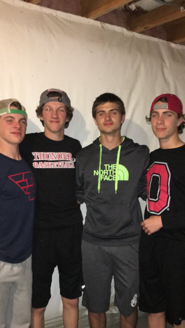 seanwallace0's tweet photo. happy birthday Tom 😍😍 @tommy_fenton7 hope it was fun u glurb #johnny #travis #juulio #finalextrav #frederick https://t.co/aHB8UYDEvq