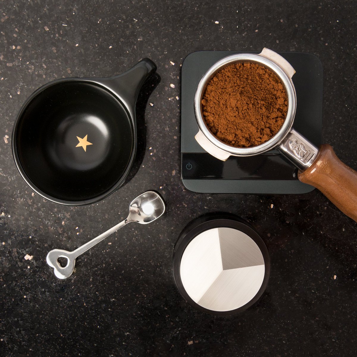 ArtpressoDesign's tweet photo. Before the magic happens. π«βοΈ#artpressodesign #solotamper #intelligensiacoffee #lamarzocco #acaiascale #coffeetamper #coffeetampers #coffee https://t.co/5jyegZmX4Y