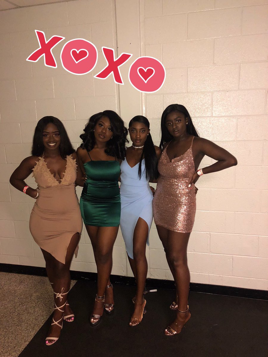 tiffany_lovve's tweet photo. #hoco17  gyalsgyalz✨ https://t.co/5IvSOawkXX