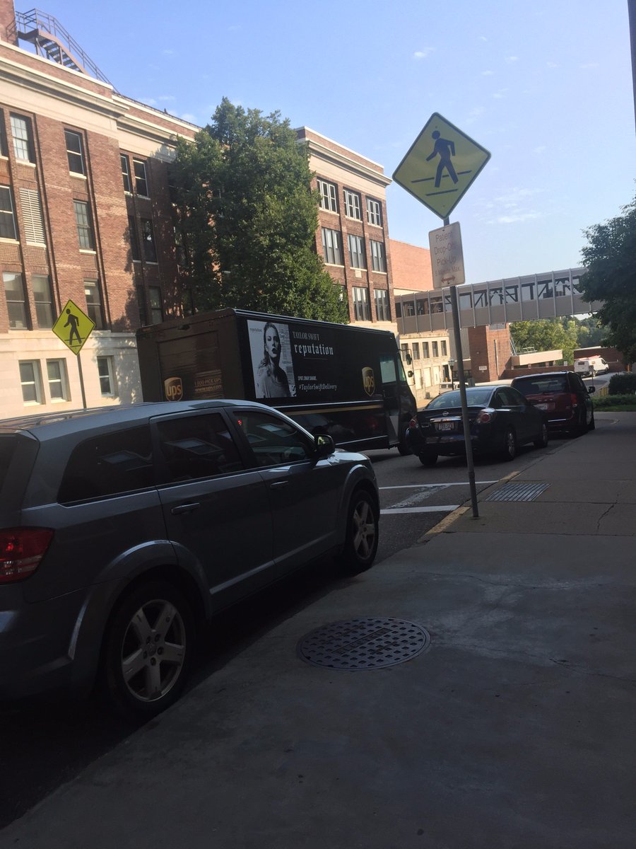 whatKFthinks's tweet image. #taylorswiftdeliver #promo