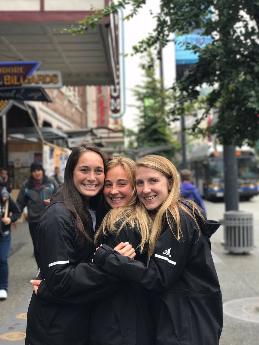 caileyscott's tweet photo. thankful for all the hours on a bus cause at least it's with these two 💛 https://t.co/3GL3fIqMIo