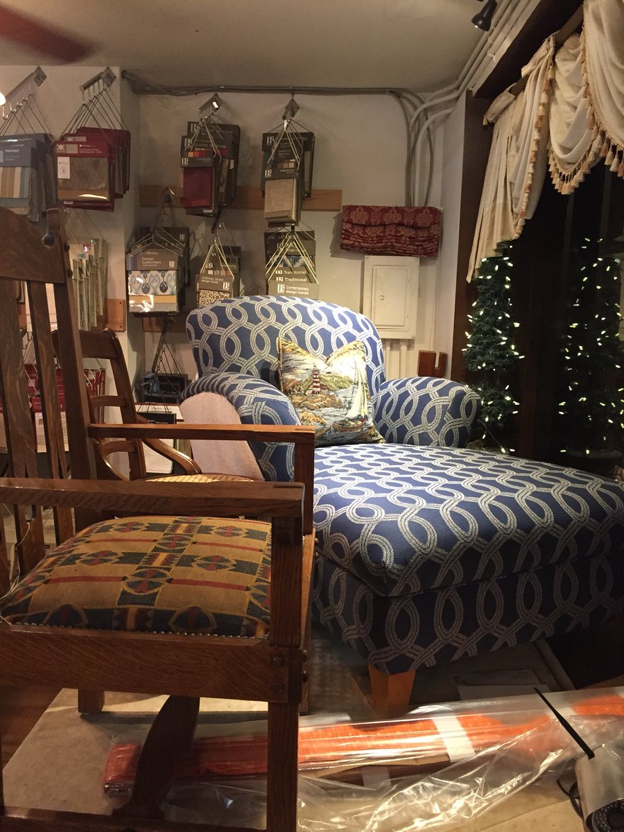 MiddleburgVA's tweet photo. #Beautiful chaise lounge upholstered by #local biz @HomeFashions #upholstery #furniture 💕#loudoun #fauquier ➡️https://t.co/Fm5uXmuOXs https://t.co/NyGWZtCFWI