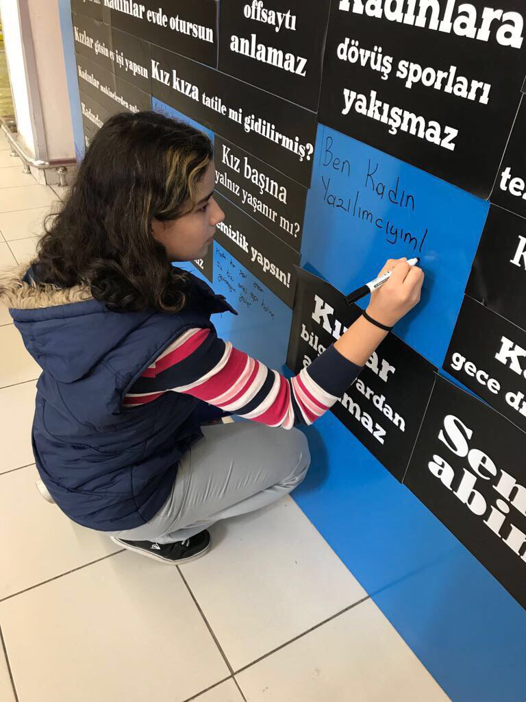 YouthRepublic's tweet photo. Orkid ile kuralları baştan yazdık! Sen de içindeki güce inan, bizimle ol! 💪🏻💁🏼 #KurallarıBaştanYaz https://t.co/mudxegi2oH
