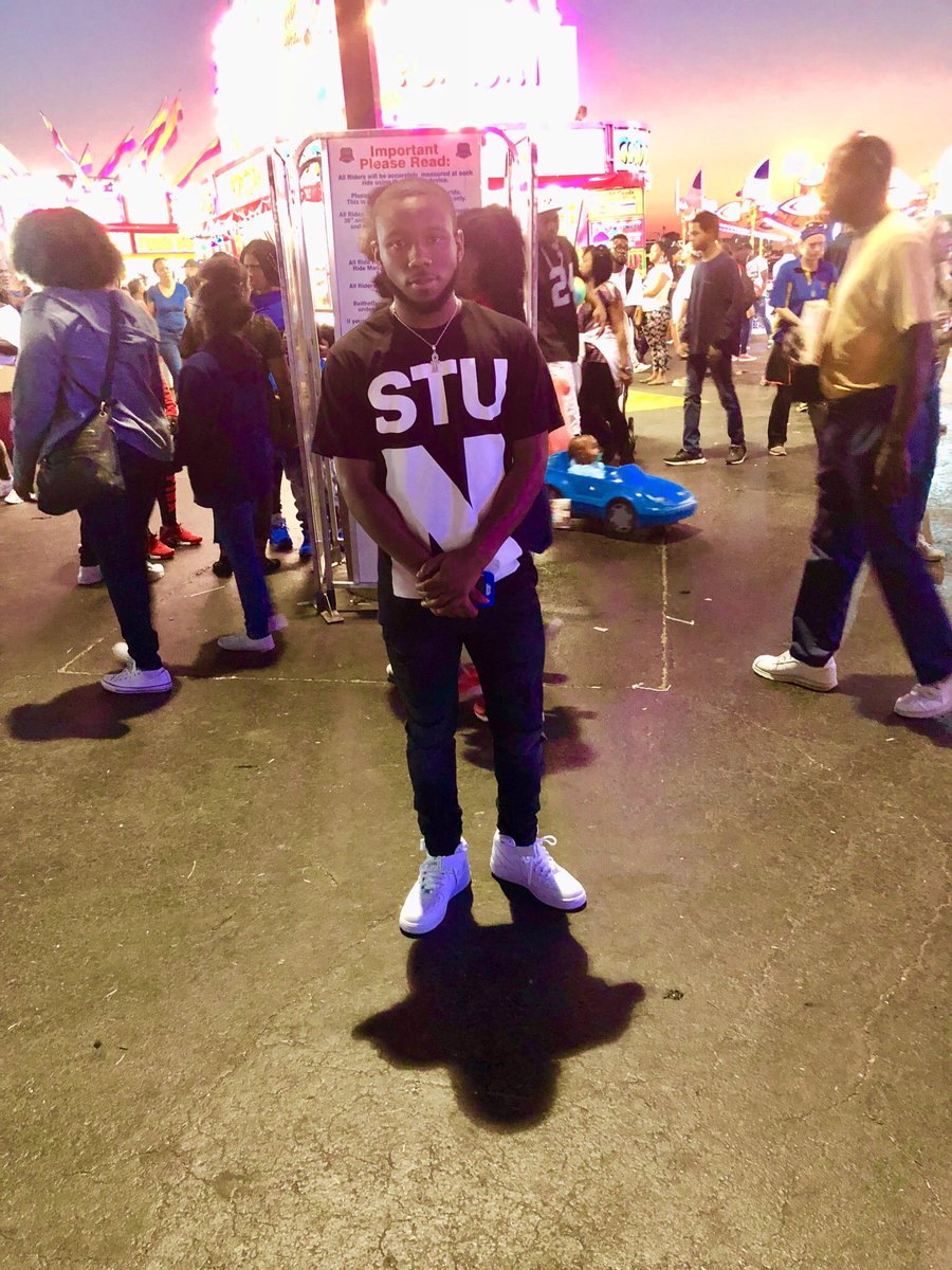 sheloves_tim1's tweet photo. Hucho🆒😁🍃#perryfair https://t.co/gDjzpAxe92