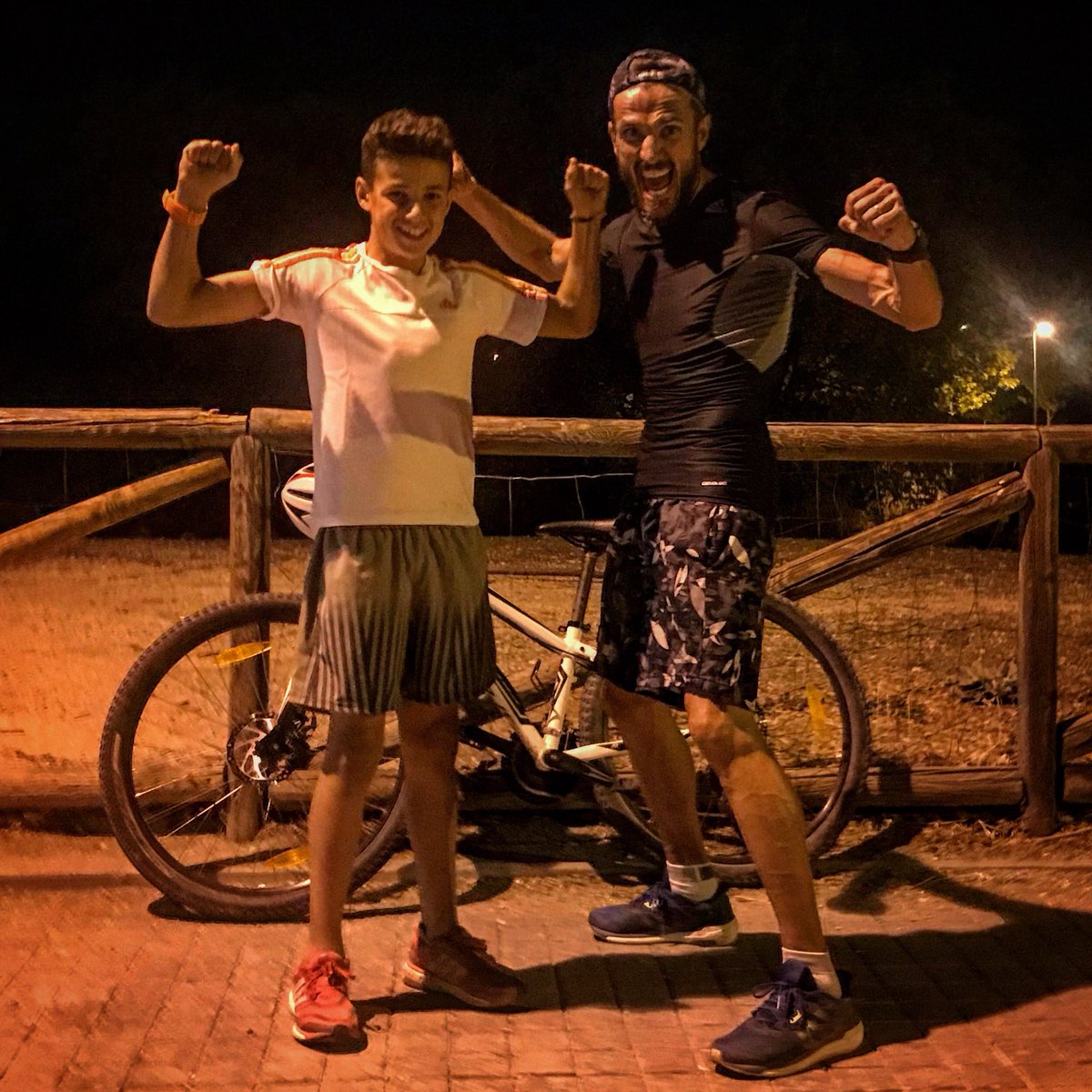 chemitamartinez's tweet photo. Así nos sentimos después d hacer unos kms...👊🏻💪🏻😄
Mañana ➕y mejor!
Buenas noches mundoooo https://t.co/DyVoEwUOpT
