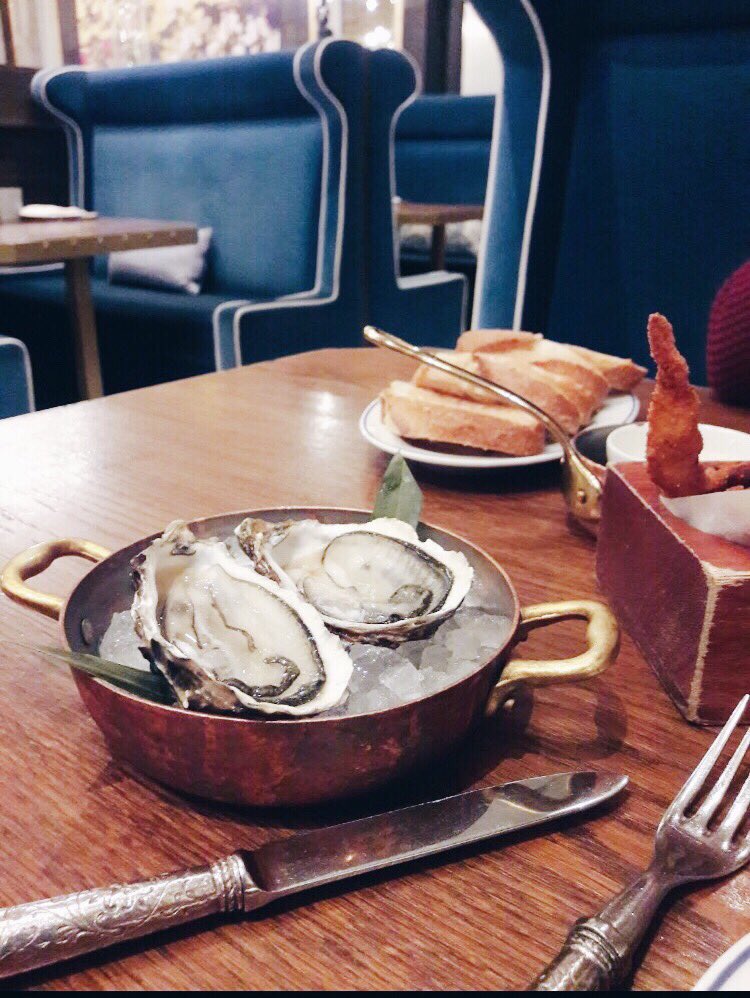ChezCocoBcn's tweet photo. ¡En Chez Cocó estamos listos para empezar la semana con energía! #sunday #chezcoco #restaurant #seafood #ostras #lovefood https://t.co/r9gjKeq38O