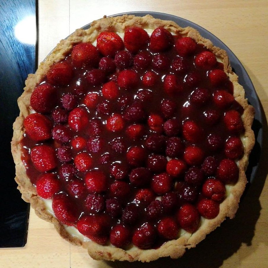 SeldaYkw's tweet photo. #tarte #fruitrouge #fraise #framboise #patesablee #cremepatissiere https://t.co/o3UNJZINsV