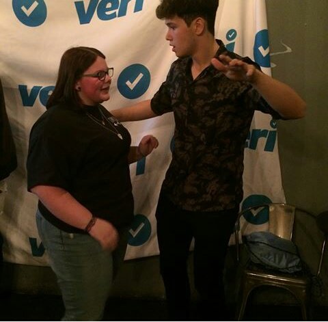 crewolzanski's tweet photo. Sebastian con fans en el M&amp;G de Toronto, Canadá (14/10/17) https://t.co/qcdn4jDZr3
