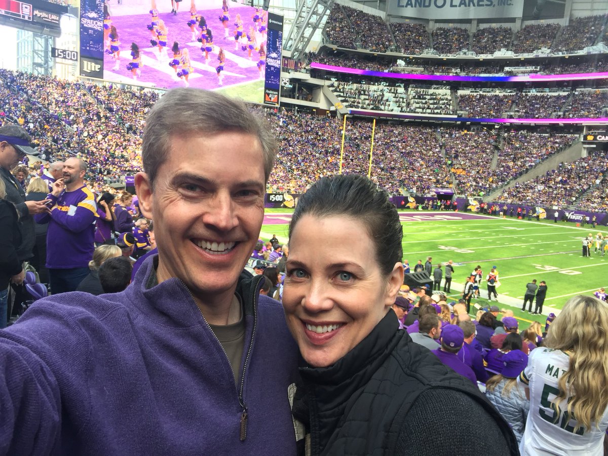 emellum's tweet photo. My wife is awesome. #skol #vikings https://t.co/HQrBtpQI5x