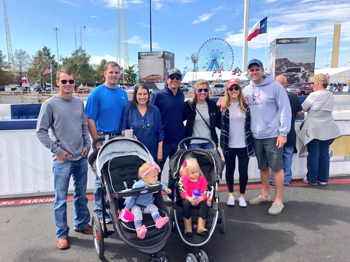 kbt_joy's tweet photo. #SundayFunday with the Family @StateFairOfTX! #HaileyGrace tried her first Fletcher's Corny Dog! https://t.co/JCpordhc2W