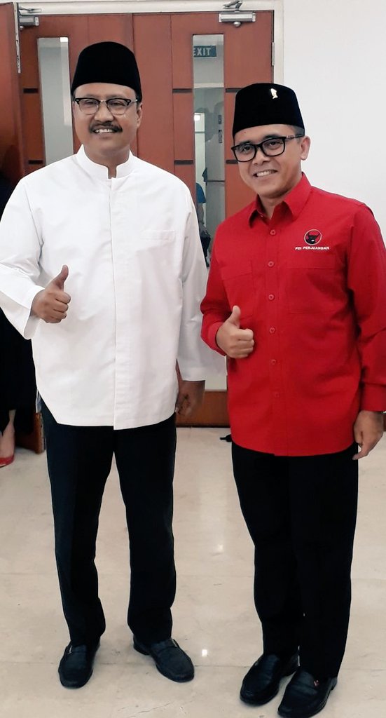 Alhamdulillah. Akhirnya moment JAS HIJAU dengan JAS MERAH, untuk ber_Holopis Kuntul Baris memenangkan Rakyat Jawa Timur telah tiba.