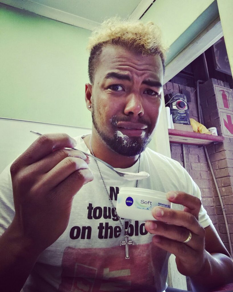 roulopip1's tweet photo. @PhilicityReeken But I must admit they make Terrible Yoghurt though @PhilicityReeken ππππ #DontTryThisAtHomeGuys #ExternalUseOnly #greatproducts https://t.co/Gf4lGPaZ3X