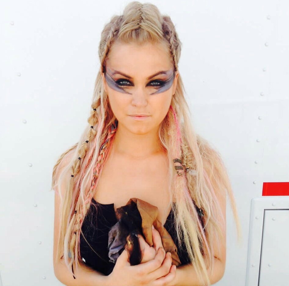 ter_maj's tweet photo. Eliza so beautiful in Clarke https://t.co/WhhHrlCfAi