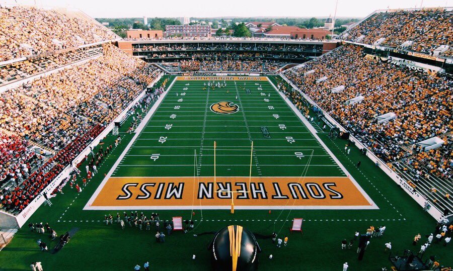makaylasaak23's tweet photo. So blessed and excited to announce my commitment to Southern Miss to play division 1 soccer!! Go Golden Eagles! #SMTTT 🦅💛⚽️ https://t.co/QniZdezSKD