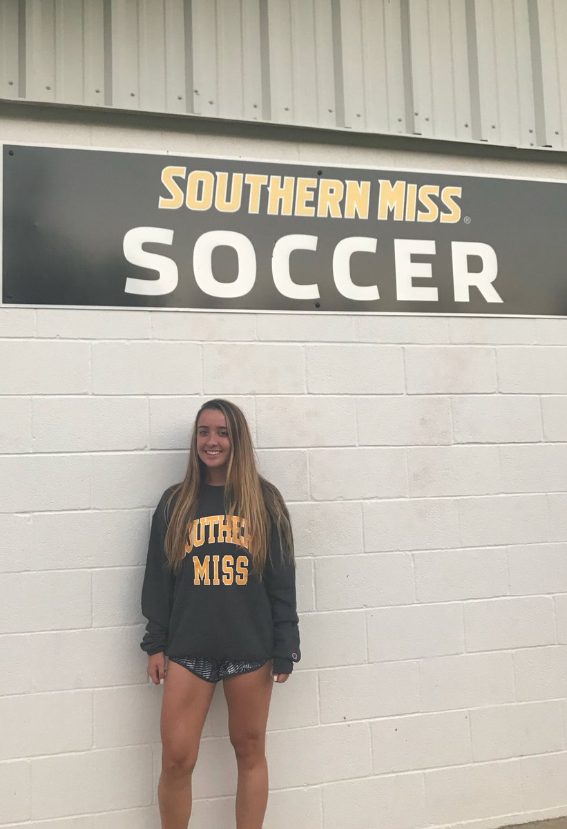 makaylasaak23's tweet photo. So blessed and excited to announce my commitment to Southern Miss to play division 1 soccer!! Go Golden Eagles! #SMTTT 🦅💛⚽️ https://t.co/QniZdezSKD
