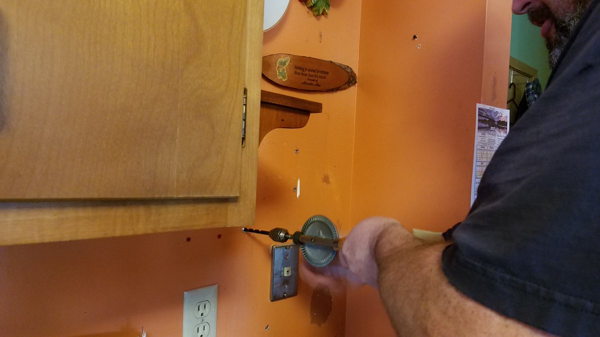 Broke out the cordless drill today.
#oldschool #neveradeadbattery #diy #soninlawdutied