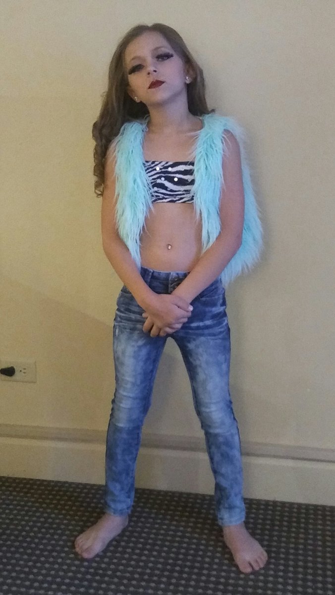 godricsgirl's tweet photo. My son won the talent competition by performing Heatrbreaker by @IBGDRGN  #JrMiss RockyMountainShiningStar #VictoriaValentineDrag #dragqueen https://t.co/Rxa04oQyf2