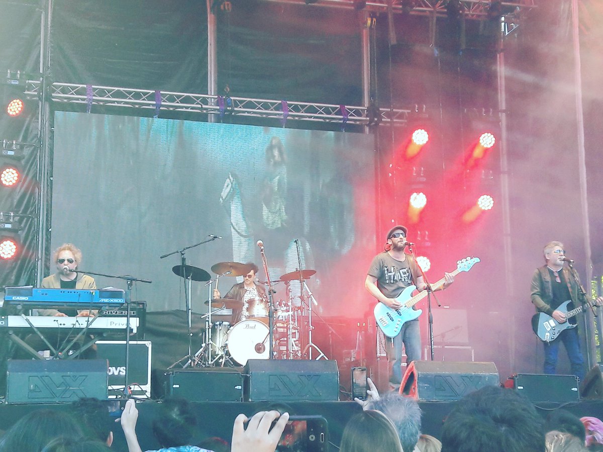 B.A.Rock (@barockar) on Twitter photo ¡Ya <a href="/los_tipitos/">los_tipitos_oficial</a> en el escenario #Signos! Tremenda tarde de #domingo en el #BARock ¡Ya <a href="/los_tipitos/">los_tipitos_oficial</a> en el escenario #Signos! Tremenda tarde de #domingo en el #BARock