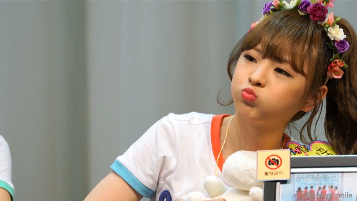omgscreencaps's tweet photo. jine ❀ https://t.co/xA2MfKMEry