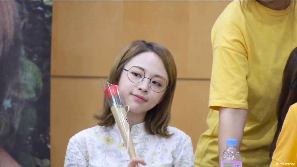 omgscreencaps's tweet photo. jine ❀ https://t.co/jQzlUr4H0a