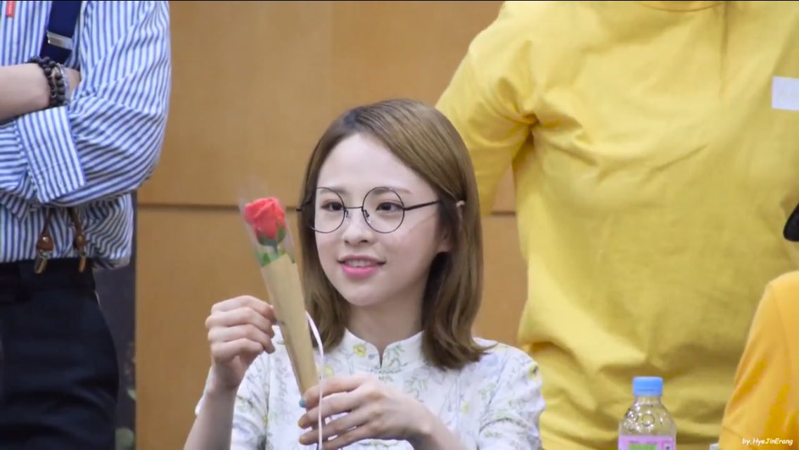omgscreencaps's tweet photo. jine ❀ https://t.co/BJoGiiDrkw