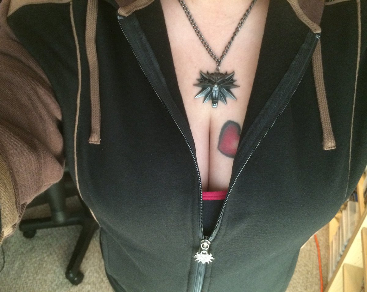 Astara's tweet photo. halp plz i want to streem but i hav bewbs and hashtag says i cant so plz halp i dun no wut 2 do!!! #StreamGamesNotBoobs #OopsBoobs https://t.co/YiR1E3PPxO
