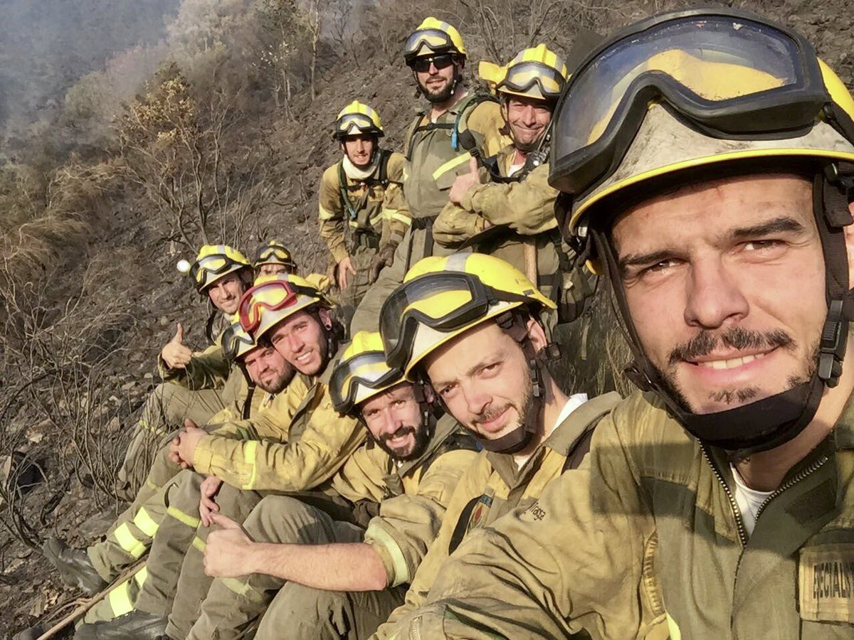 Del_Busto's tweet photo. Orgulloso de vosotros. 4 días seguidos sin perder el ánimo y las ganas. 

Estamos en buenas manos. GRACIAS 💛

¡Vamos, equipo! #ArdeAsturies https://t.co/tMqGOHS9tK