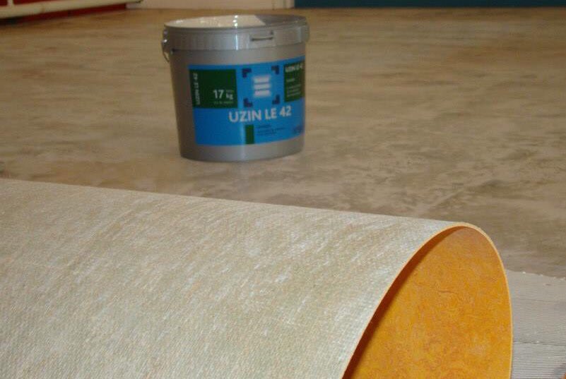 UZIN_Ron's tweet photo. Linoleum verlijm je met #UZIN #LE42
https://t.co/imTcptlylm https://t.co/gyoLE1RIUO