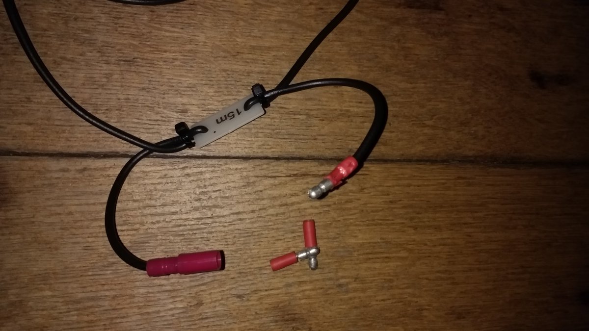 LX2OT's tweet photo. Schön ist anders, immerhin wieder einsatzbereit. #Crimpen & #Quetschen https://t.co/O7yMfJliR7