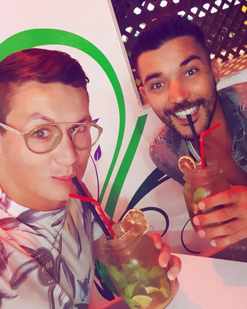 marymacofficial's tweet photo. #raresundayoff #husbands #grateful #together https://t.co/2QIxBjNZOD
