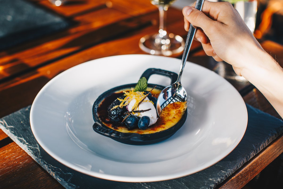 cordevalleCA's tweet photo. Come on over to #IlVignetoโyou deserve a Sunday treat. https://t.co/ROui3182xa