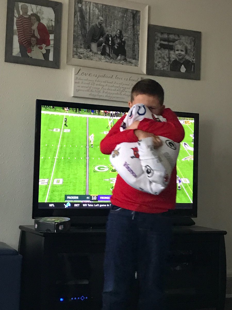 BethWestemeier's tweet photo. @c_naparalla Mason said you are getting a huge hug tomorrow.  He’s practicing already. https://t.co/qXgIQwhivi