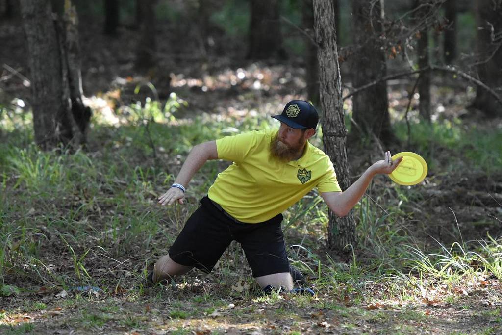 pdgalive's tweet photo. Zach Melton, on the chase card all weekend long, scrambles from the edge of 18's fairway. #2017HOFC #WRJackson #di… https://t.co/qxyiG8ByS5 https://t.co/J2KEVs9ZTy
