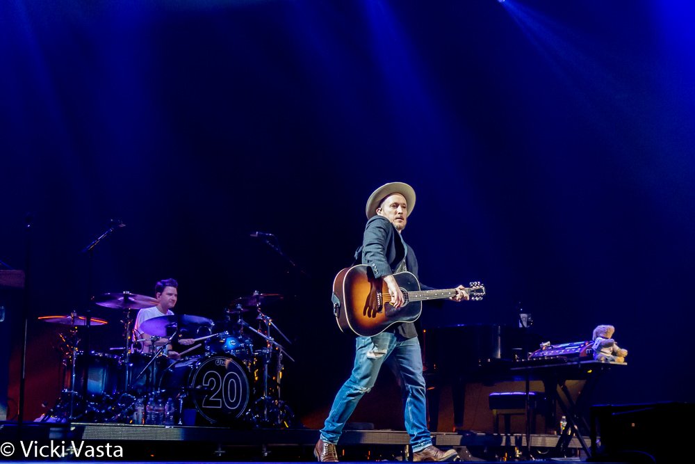 79Aspen's tweet photo. Some more of Vicki's shots from Moline. #aBriefHistoryTour #MatchboxTwenty #MB20 #MB20is20 📷Credit @Freedom60487 https://t.co/m5oLTTExWQ