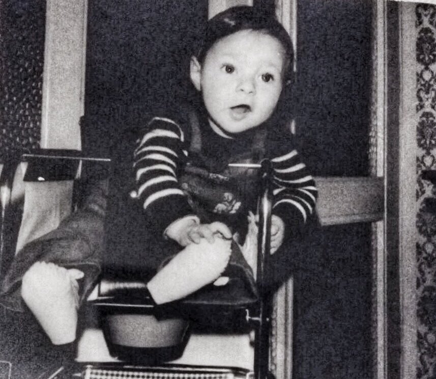 yildirimaykut's tweet image. #VeİçimdenŞunuYazmakGeldi ben küçükken :) #tbt #fortyyearsago