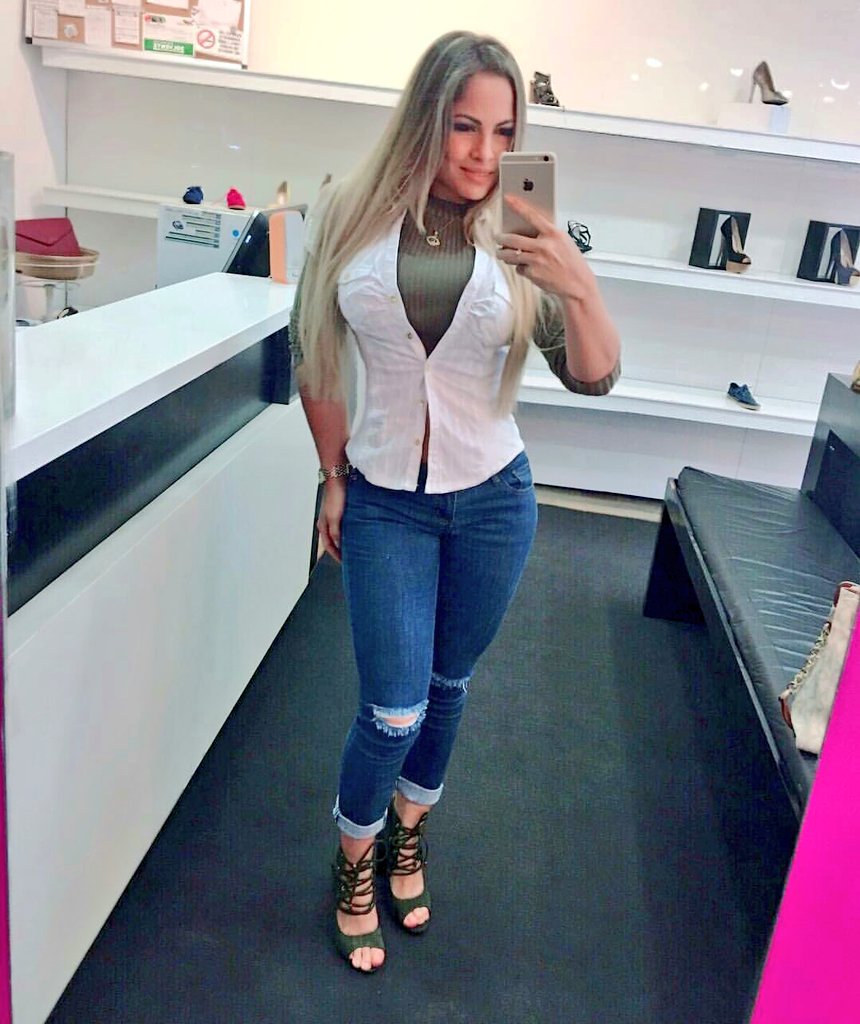 miaqueenmusic's tweet photo. Feliz Domingo💓 https://t.co/tDTV3TBPNZ