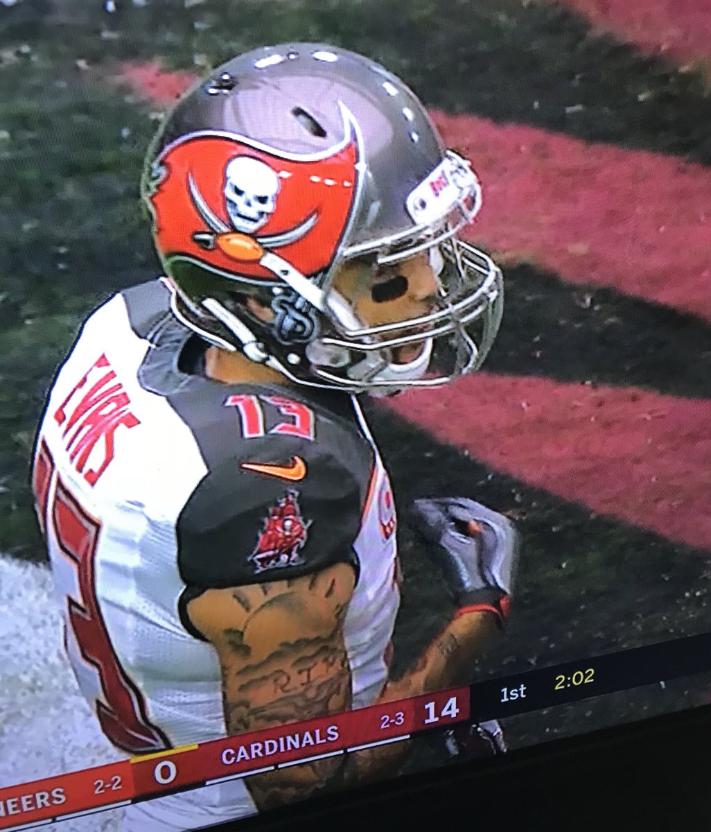 Gameday!  Watch #MikeEvans and <a href="/Bucs/">Tampa Bay Buccaneers</a> take on <a href="/AZCardinals/">Arizona Cardinals</a> #TBvsAZ live now on <a href="/NFLonFOX/">FOX Sports: NFL</a>