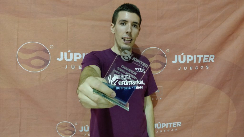 JupiterJuegos's tweet photo. Finalizamos el #NacionalMTG2017 con la victoria 🏆 de @TogoresTcg en el #SuperModern de hoy 🎊 https://t.co/2Xoi34upDL