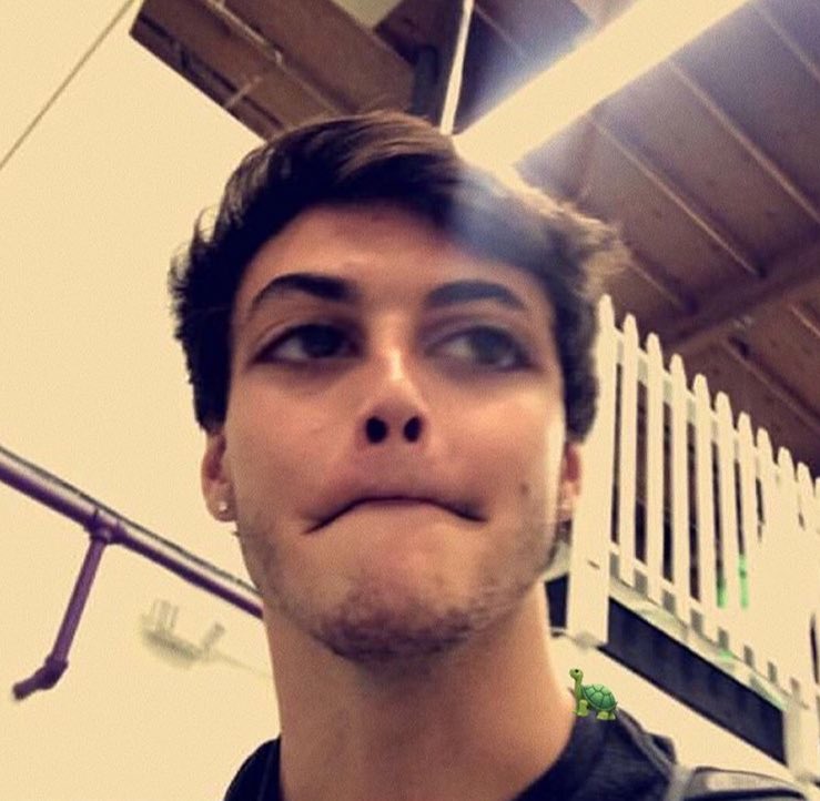 dolanfunny's tweet photo. wut https://t.co/AE9xviFyuR