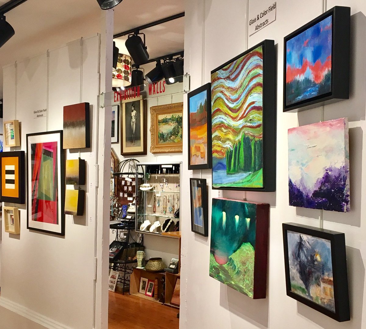 GalleryZProv tweet picture