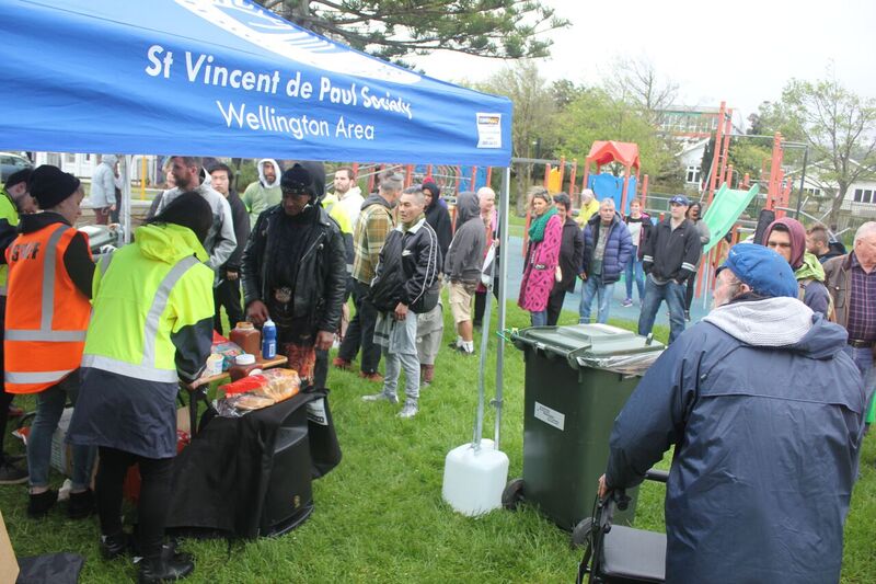 vinnieswgtn's tweet photo. It may have been a little wet and windy, but it did not stop the community coming out in support of #MHAWNZ! #natureiskey https://t.co/Xdi3Nulqze